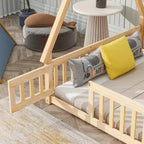 Cama de suelo matrimonial con forma de tienda, barandillas de seguridad, puerta, beige