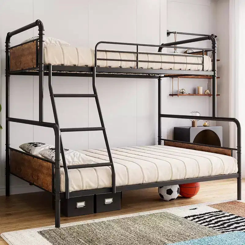 Struttura letto a castello doppio, struttura resistente, con scaletta inclinata e ringhiere di sicurezza, design salvaspazio, letto superiore singolo e letto inferiore doppio.