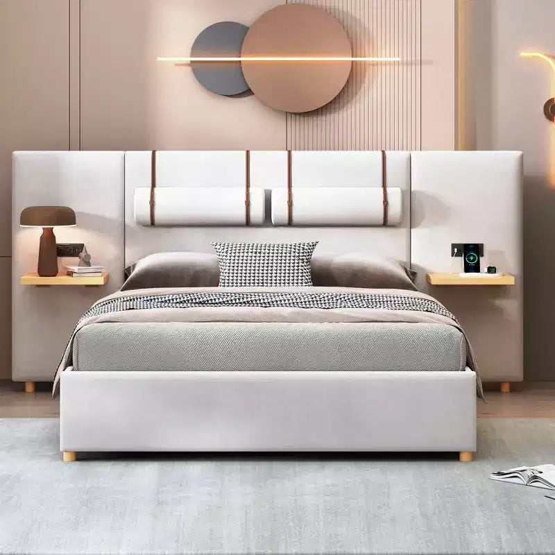 Letto a piattaforma imbottito queen size, due prese e porte di ricarica USB su entrambi i lati, due cuscini comodino, ripiani portaoggetti, velluto, beige