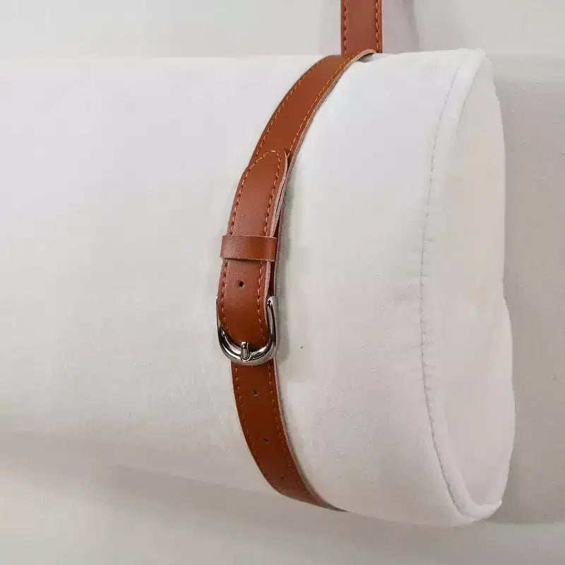 Letto a piattaforma imbottito queen size, due prese e porte di ricarica USB su entrambi i lati, due cuscini comodino, ripiani portaoggetti, velluto, beige