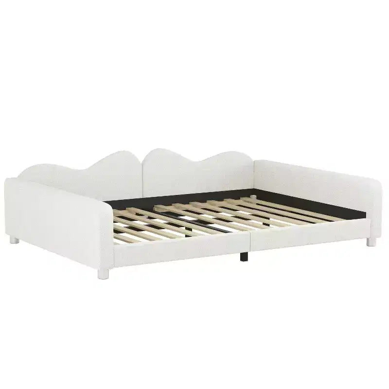 Letto imbottito matrimoniale con testiera a forma di nuvola per camera da letto bianco