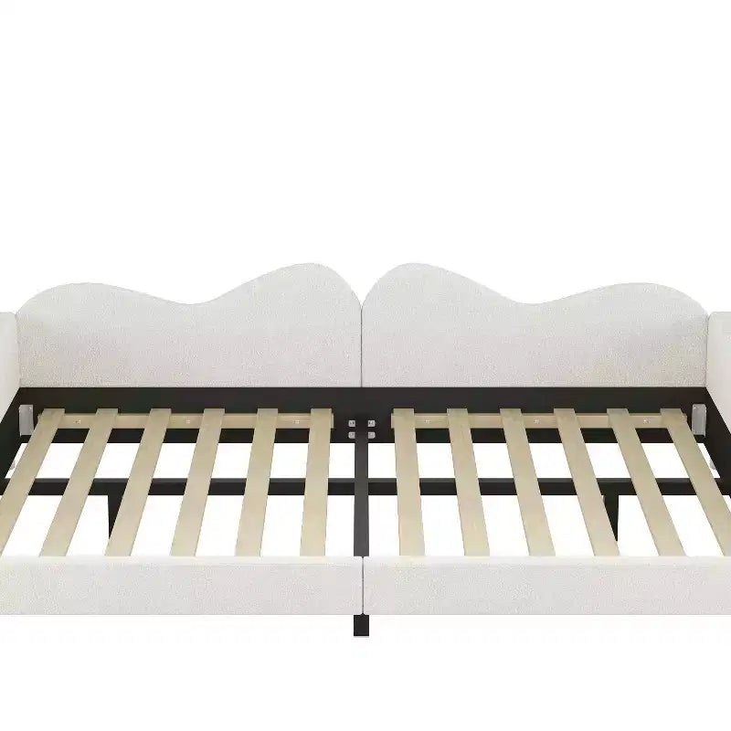 Letto imbottito matrimoniale con testiera a forma di nuvola per camera da letto bianco