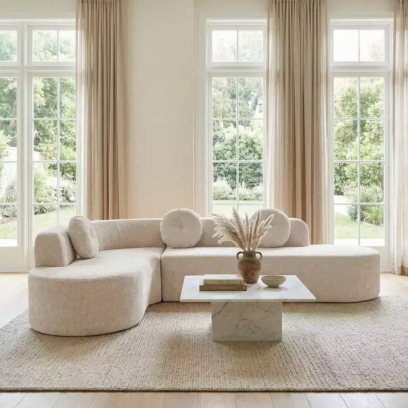 Divano componibile extra large da 310 cm, elegante divano in tessuto con tre cuscini rotondi, schiuma ad alta resilienza