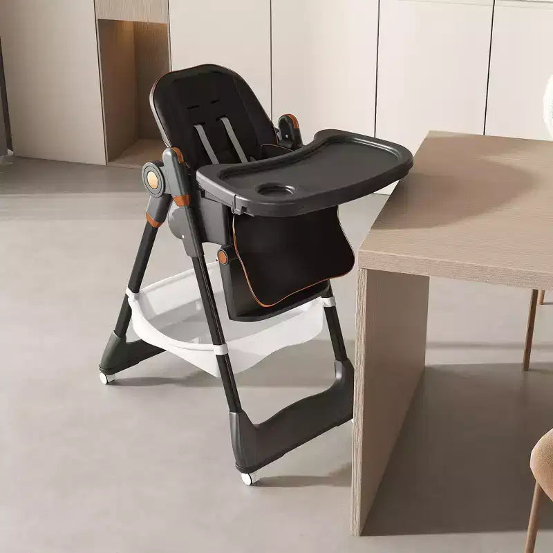 Seggiolone Portatile Regolabile da Neonato a Bambino (0-6 Anni) con Ruote Bloccabili, Cintura a 5 Punti e Design Facile da Pulire, per Casa