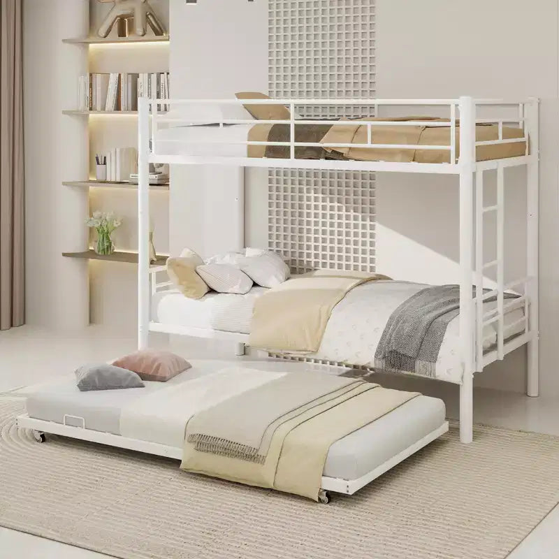 Letto a castello in metallo moderno Farhan con spondina di sicurezza e design convertibile